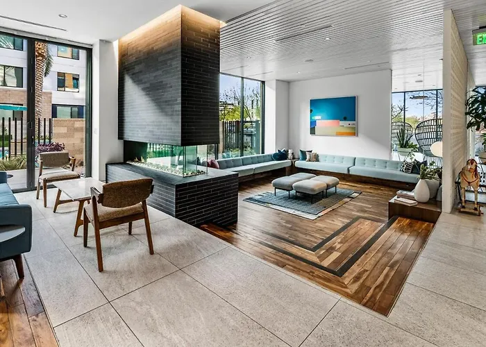Escape To The Twilight 1br Townlake Apartment *